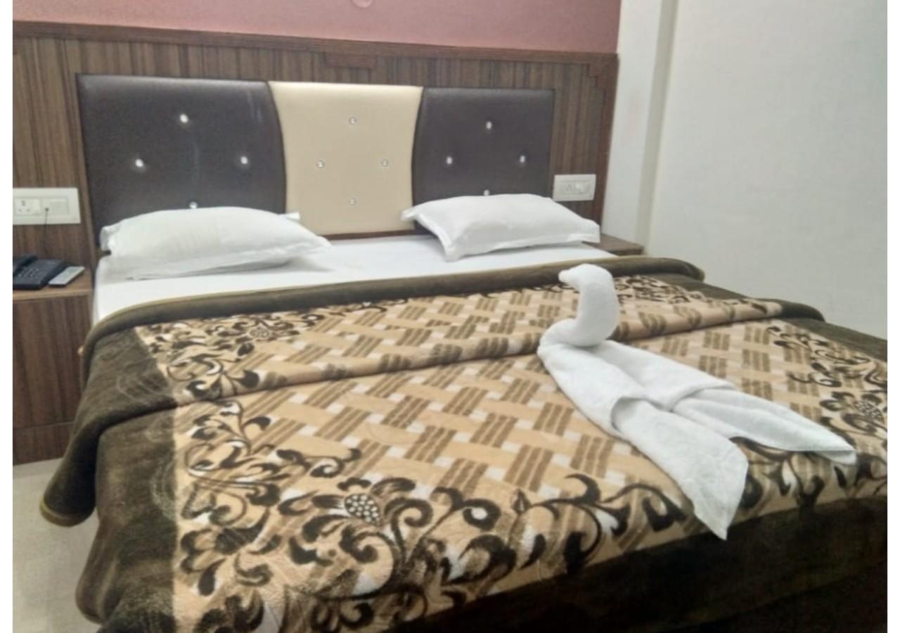 Cozy Swiss Meadows Hotel Khajjiar Exterior photo